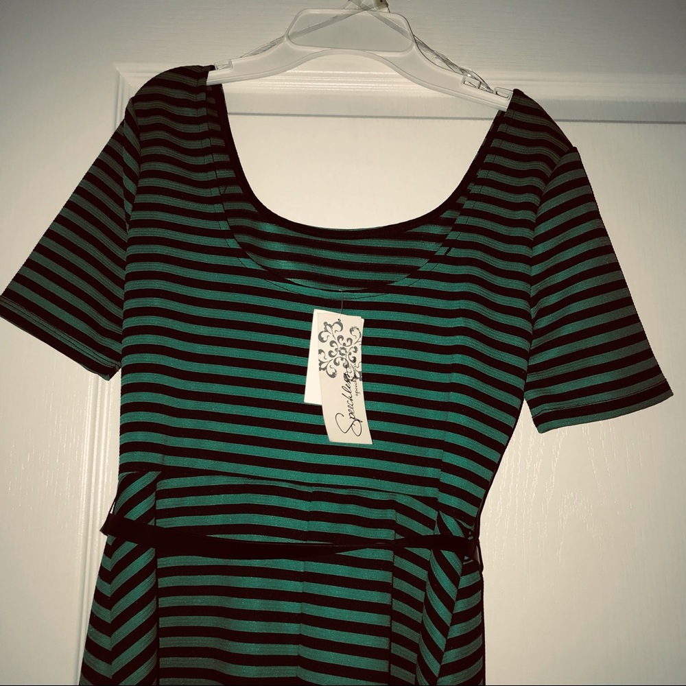 "NEW" SPEECHLESS DRESS - Picture 4 of 6